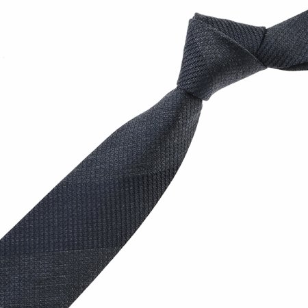 입체적인 조직감이 돋보이는 타이