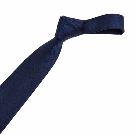 다양한 조직감이 블렌드된 솔리드 타이