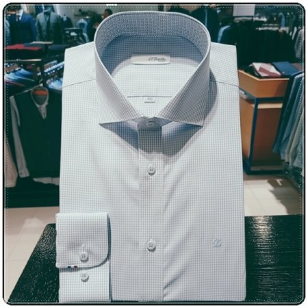 오른쪽커프스의듀퐁만의시그니처인 자수