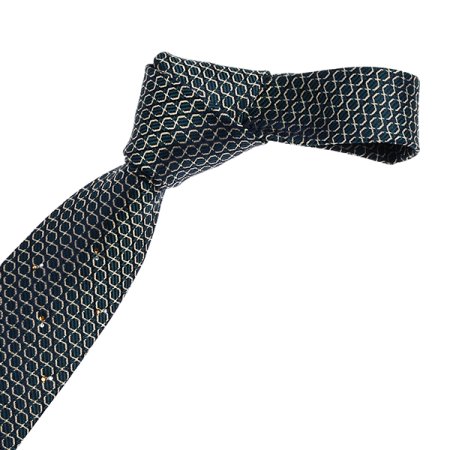 라인이 돋보이는 기하학 큐빅타이