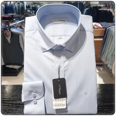 듀퐁만의 아이덴티티인 둥근D라벨셔츠