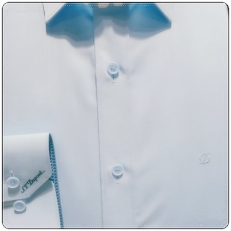 시그니처인 풀로고 자수를 수놓은 셔츠