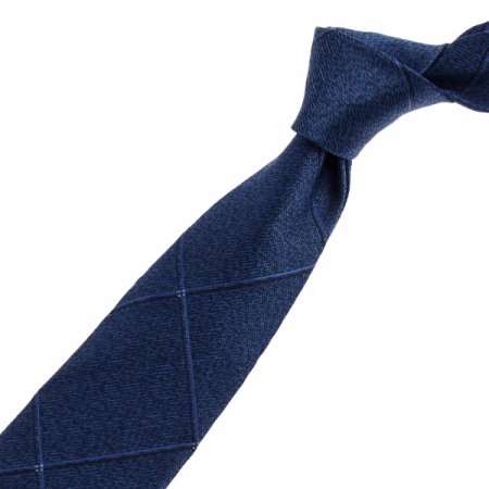 모던한 감성의 체크 타이