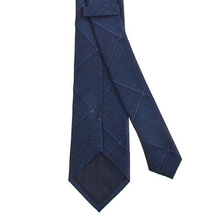 모던한 감성의 체크 타이