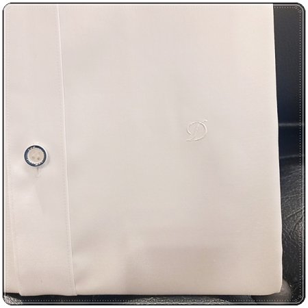 투톤자수와 D로고 자수 셔츠