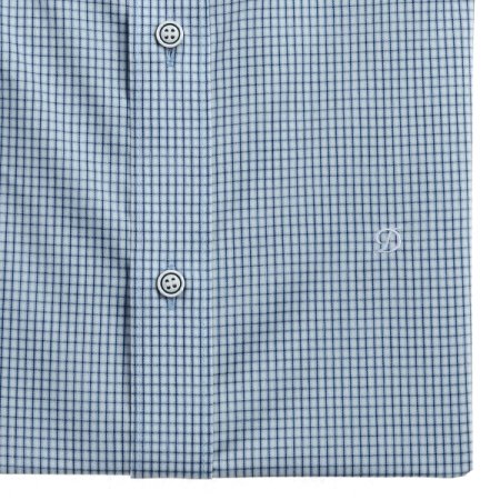 구김이 적고 착용감이 편한 반팔셔츠