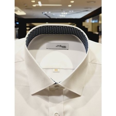 카라 뒷고대에삼색자수와 D로고새김셔츠