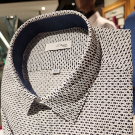 물고기 모티브로 프린팅한 슬림핏셔츠