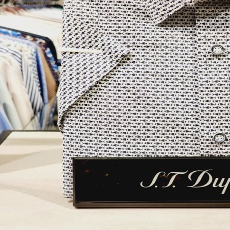 물고기 모티브로 프린팅한 슬림핏셔츠