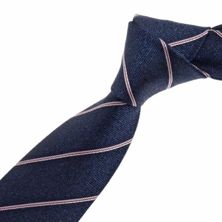 색감이 산뜻한 스트라이프 캐주얼타이