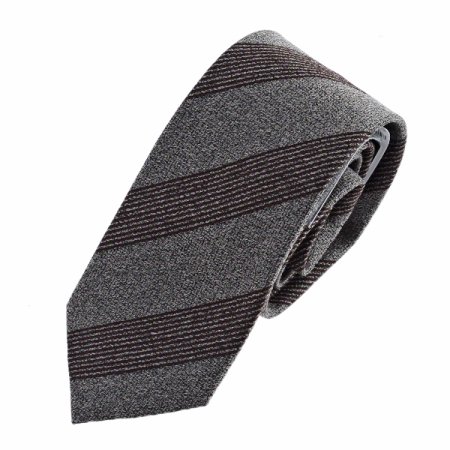 모던한 배색이 돋보이는스트라이프 타이