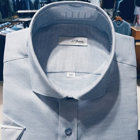 카라 뒷고대의 듀퐁로고 셔츠