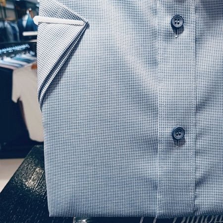 카라 뒷고대의 듀퐁로고 셔츠