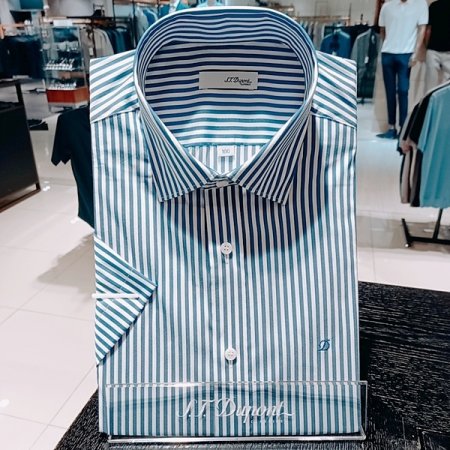 삼색자수를 카라 뒷고대에 자수놓은셔츠