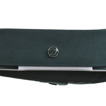 카라뒷고대 둥근D리벳 사양의슬림핏셔츠