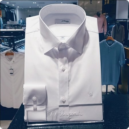 듀퐁만의 시그니처인 삼색자수셔츠