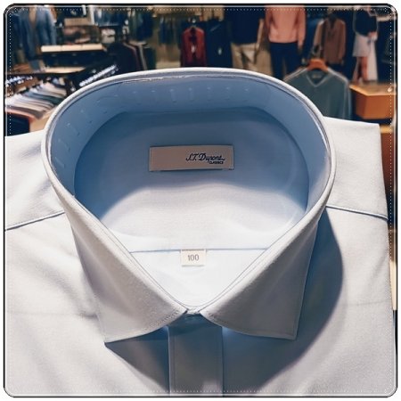 듀퐁만의 시그니처인 삼색자수셔츠