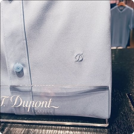 듀퐁만의 시그니처인 삼색자수셔츠