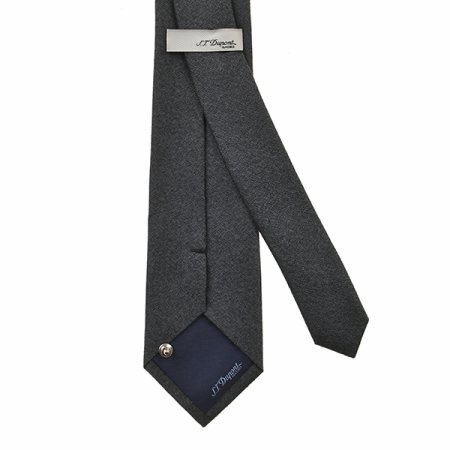 삼색 로고 포인트가 돋보이는 넥타이