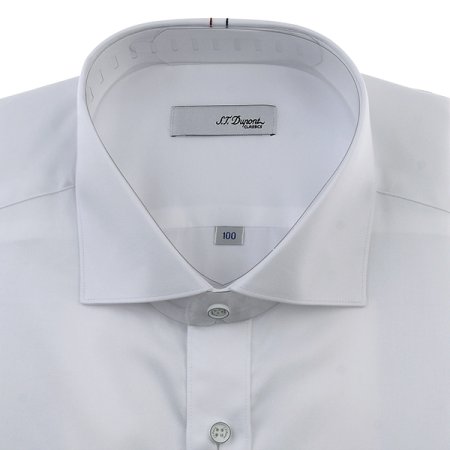 카라에 둥근D라벳 사양이 포인트인셔츠