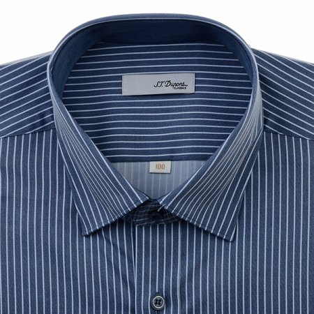 구김이 없는 것이 특징인 셔츠