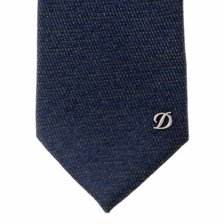 상단의 심플한 사선이 포인트인 타이