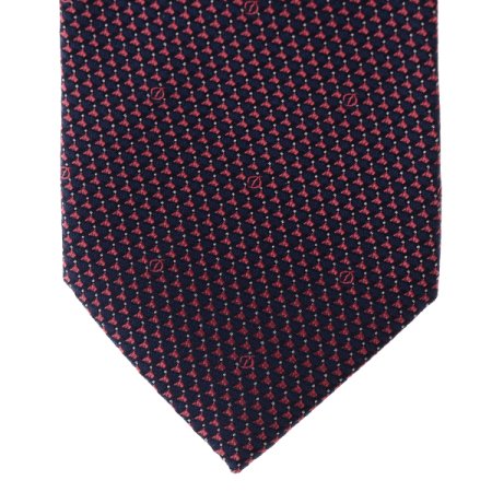 D로고가 은은하게 배열된 타이