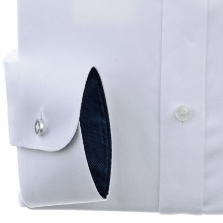 고급스런 화이트 일반핏셔츠