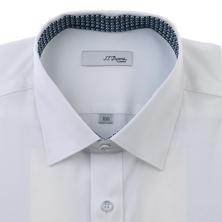 배색 사양의 클래식한 컴포터블 셔츠