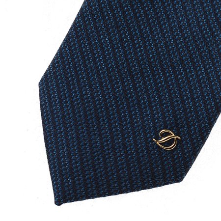 사선조직감이 돋보이는 슬림타이