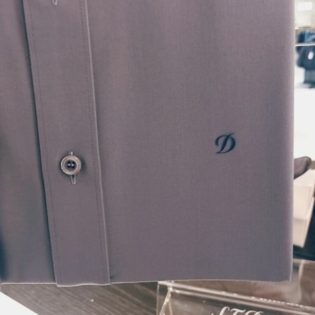 터치감이 좋은 그레이 일반핏셔츠