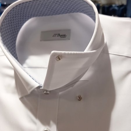 구김이 적고 터치감이 소프트한 셔츠