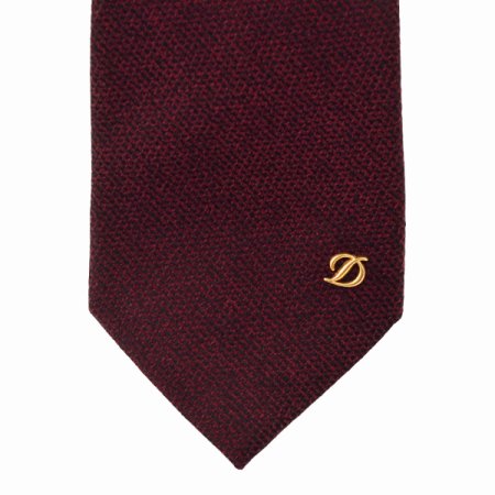 깔끔한 조직감이 돋보이는 솔리드 타이