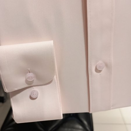 듀퐁만의 시그니처인 삼색자수셔츠