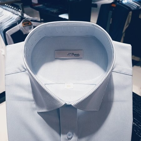 터치감이 좋은 핀 스트라이프 셔츠