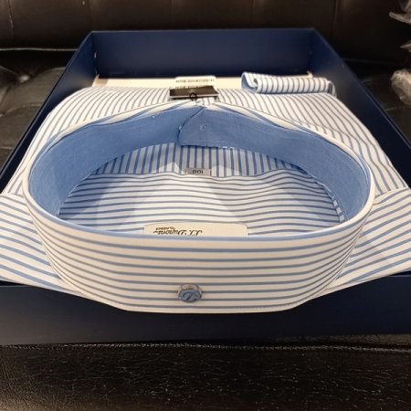 블루톤의 스트라이프패턴 슬림핏셔츠