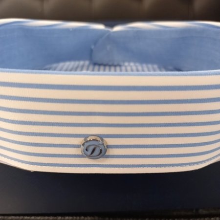 블루톤의 스트라이프패턴 슬림핏셔츠