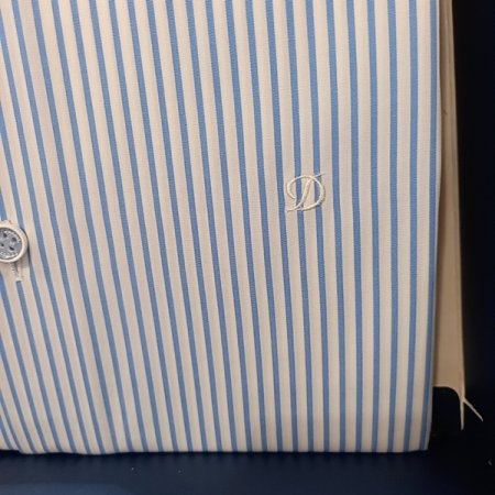 블루톤의 스트라이프패턴 슬림핏셔츠