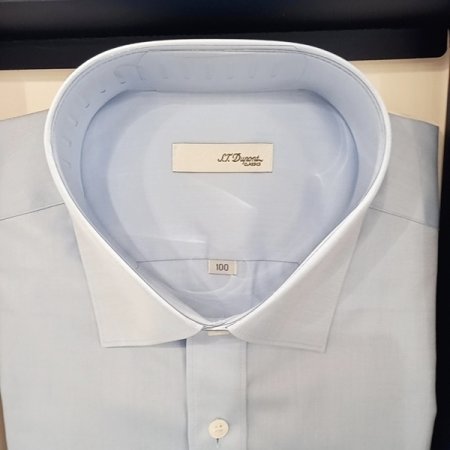 기본 트윌 원단의 클래식한 블루셔츠