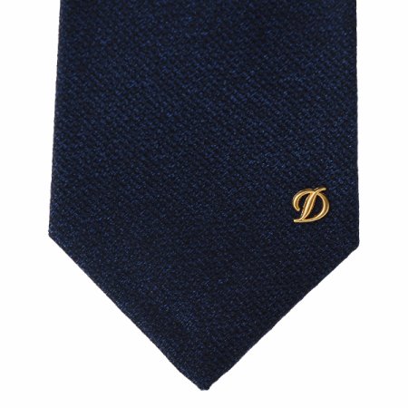 깔끔한 조직감이 돋보이는 솔리드 타이