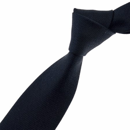 깔끔한 조직감이 돋보이는 솔리드 타이