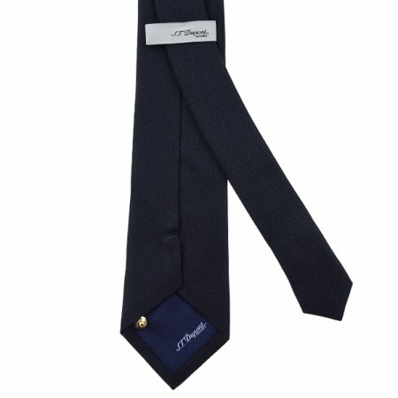 깔끔한 조직감이 돋보이는 솔리드 타이