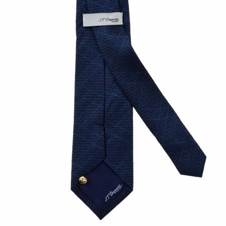 캐주얼한 라인이 돋보이는 슬림타이