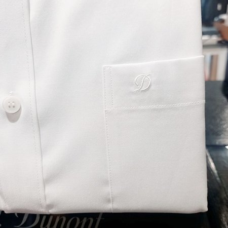 소프트한 터치감이 특징인 일반핏셔츠