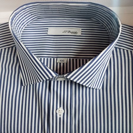 듀퐁만의 아이덴티티인 풀로고 자수셔츠