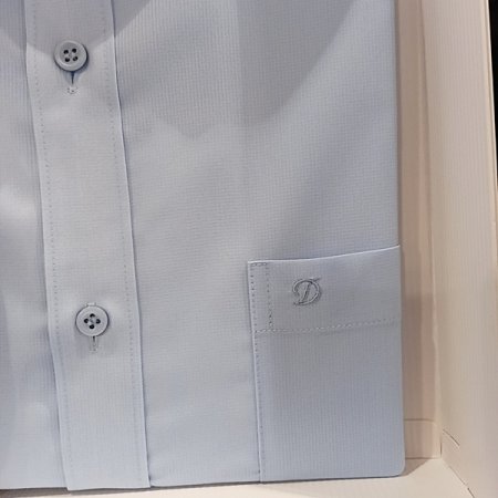 스트레치 소재를 사용한 일반핏 셔츠