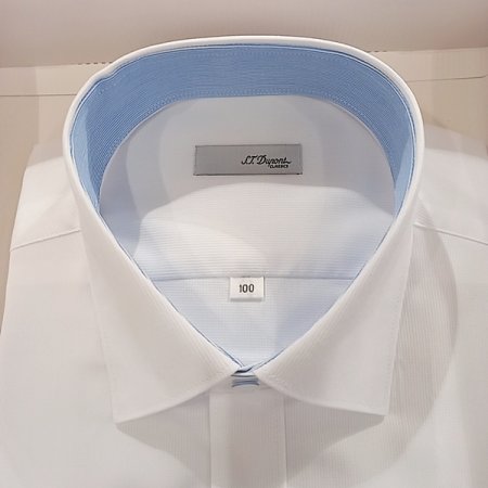 스트레치 소재를 사용한 일반핏 셔츠