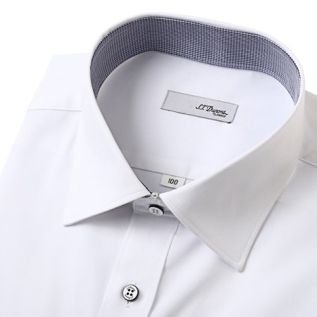 스트레치 소재를 사용한 일반핏셔츠