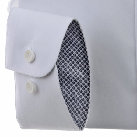 구김이 적고 터치감이소프트한 셔츠