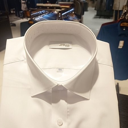 도비 소재의 착용감이 좋은슬림핏셔츠